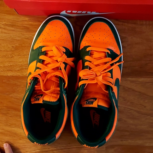 Nike Dunk Low Retro Miami Hurricanes-Size 9.5 main image 9